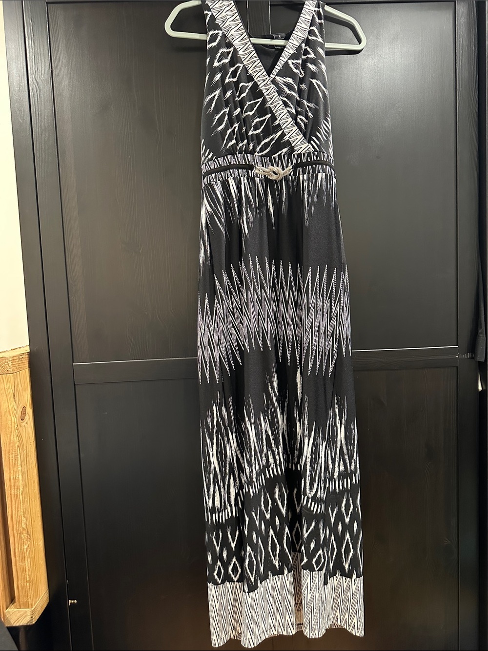new directions Black & White Printed V‑Neck Maxi Dress